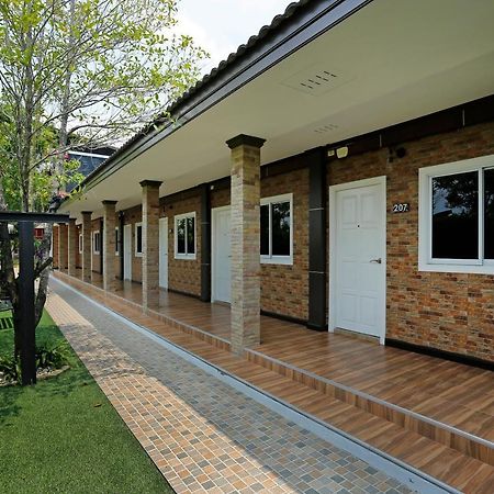 The Vega Resort Chonburi Esterno foto