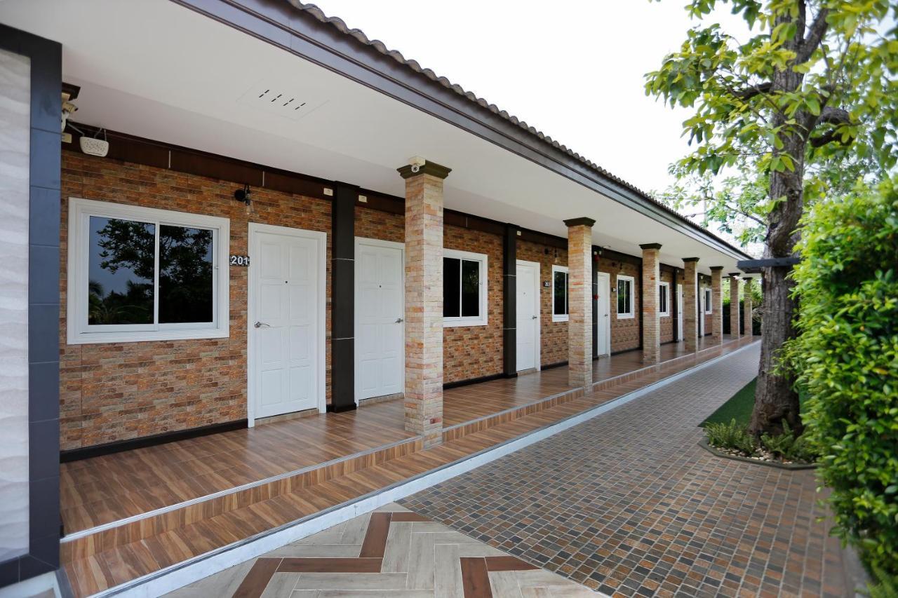 The Vega Resort Chonburi Esterno foto